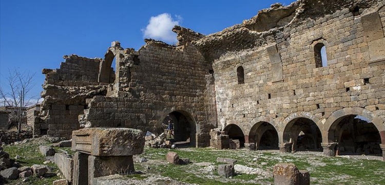 Karaman Binbir Kilise 19. yüzyıldaki depremle yıkılmış