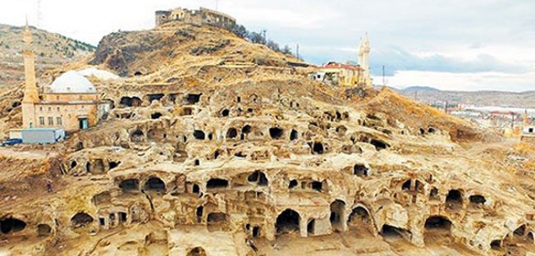 Nevşehir   tarihi kilisede  restorasyon hazırlığı