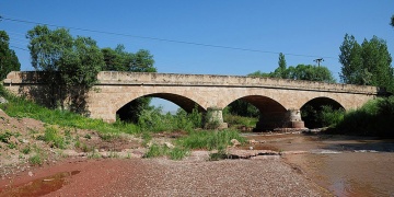 Tarihi Fadlum Köprüsü araç trafiğine kapatıldı