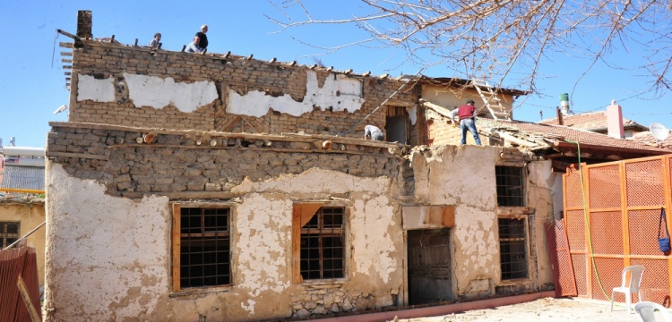 Karaman'da tarihi ev restore ediliyor