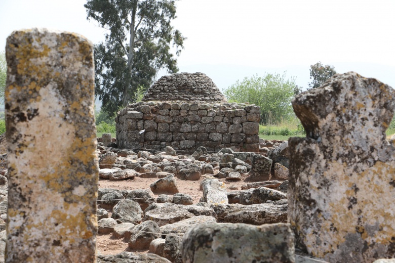 Hatay'da Kayı  sembolü olan mezar taşları bulundu
