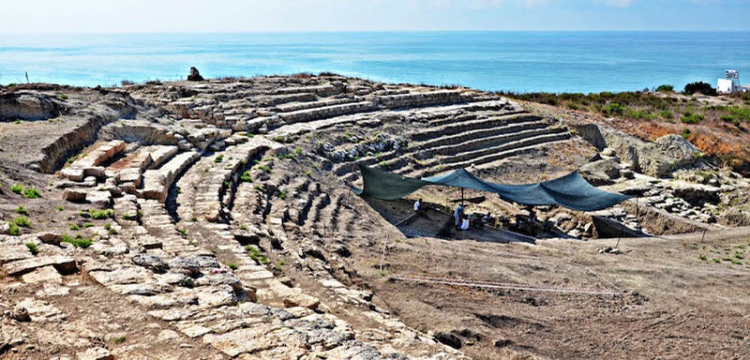 Magarsus Antik Kenti Tiyatrosu kazılıyor