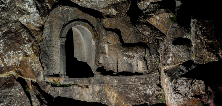 Konya'da iki bin yıllık At yarışı kuralları kitabesi bulundu