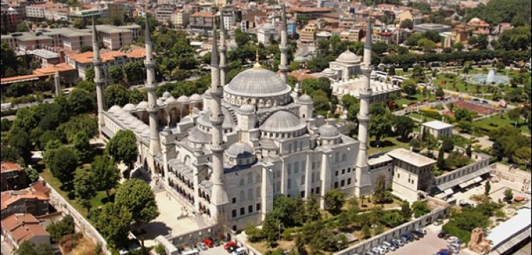Sultanahmet Camisi'nin 4 minaresi sökülüp yeniden örülüyor