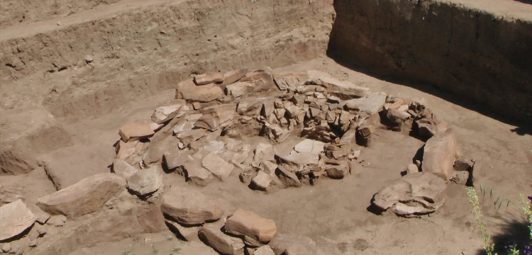 Silivri'de 5 bin yıllık savaşçı mezarı bulundu