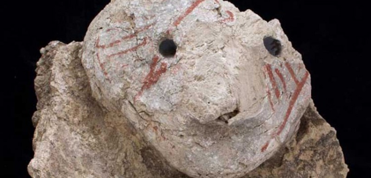 Çatalhöyük'te bulunan kil kafa neyi temsil ediyor?