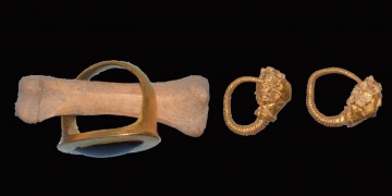 2.500 yıllık kadın takıları bulundu