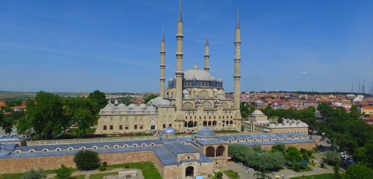 Edirne'de tarihi yapıların kurşunları yenileniyor