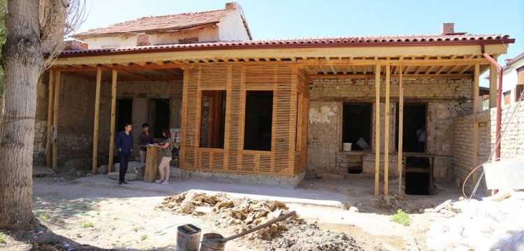 Karaman Tartanzade Konağı'nda restorasyon çalışmaları ediliyor
