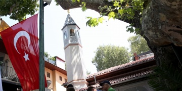 Çengelköy Çınaraltı Hamdullah Paşa Camisi ibadete açıldı