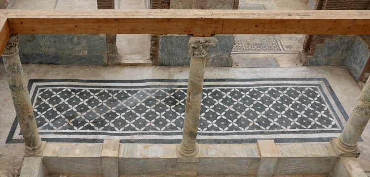Efes'in mozaikleri restore edildi