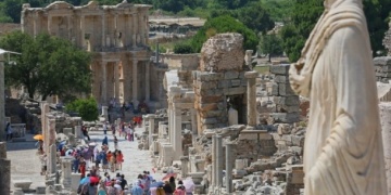 Arkeolog Cengiz İçten: İzin verilmedi diye Efes batmaz
