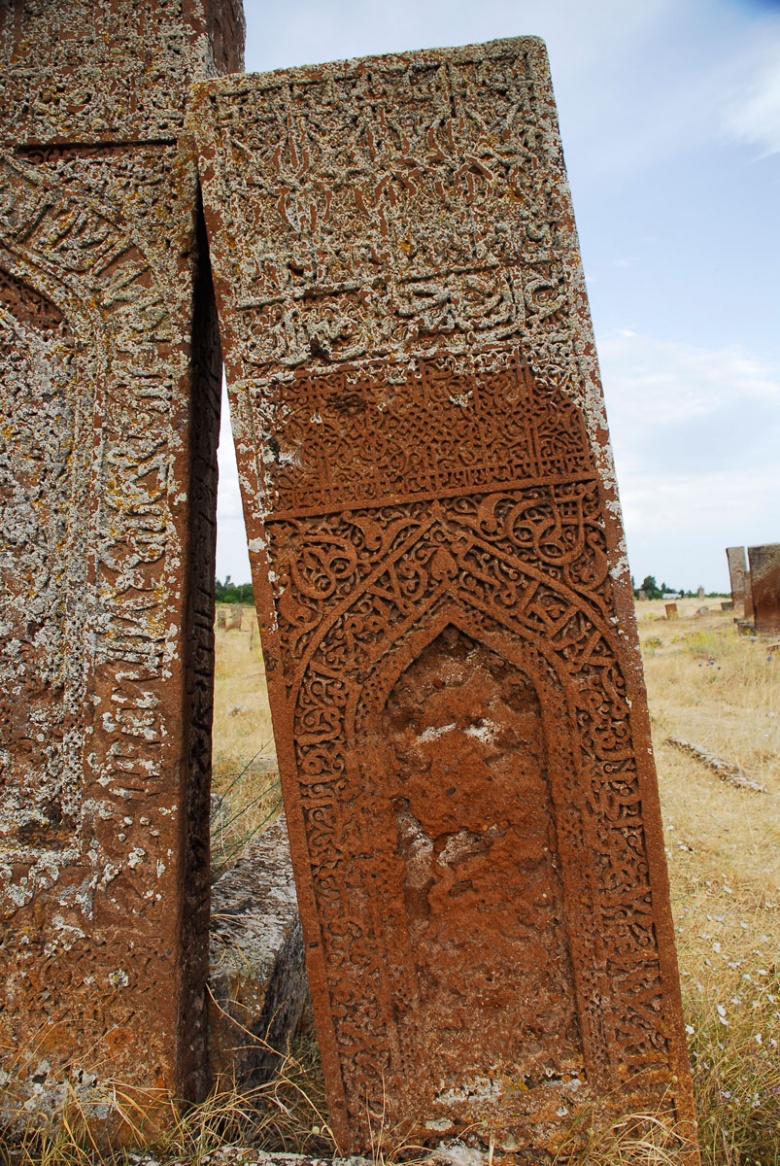 Ahlat Mezartaşları