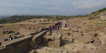 Assos Antik Kentindeki Han kompleksi ortaya çıkartıldı