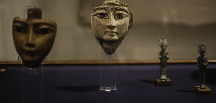 Mısır'da tarihi eser kaçakçılarından yakalanan eserler sergisi
