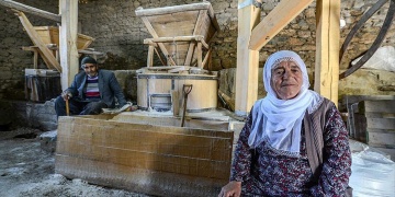 Tarihi değirmenin emektar çifti