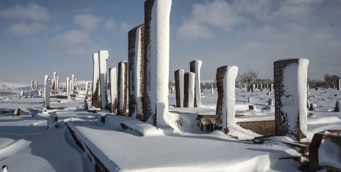 Ahlat Selçuklu Mezarlarından kar manzarları