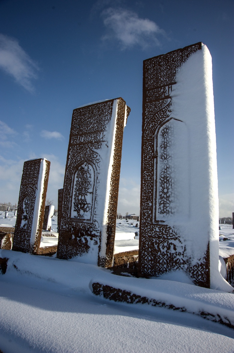 Ahlat Selçuklu Mezarlarından kar manzarları