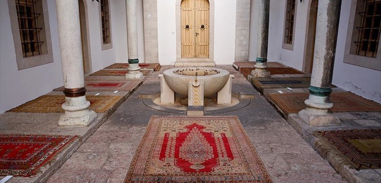 Saraybosna camilerinin asırlık seccadeleri