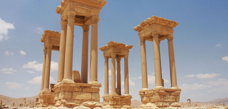 DEAŞ Palmira'da Tetrapylon anıtın yıktı