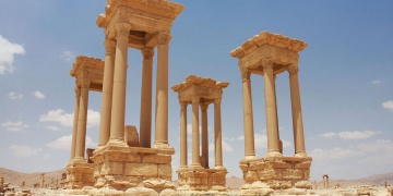 DEAŞ Palmirada Tetrapylon anıtın yıktı