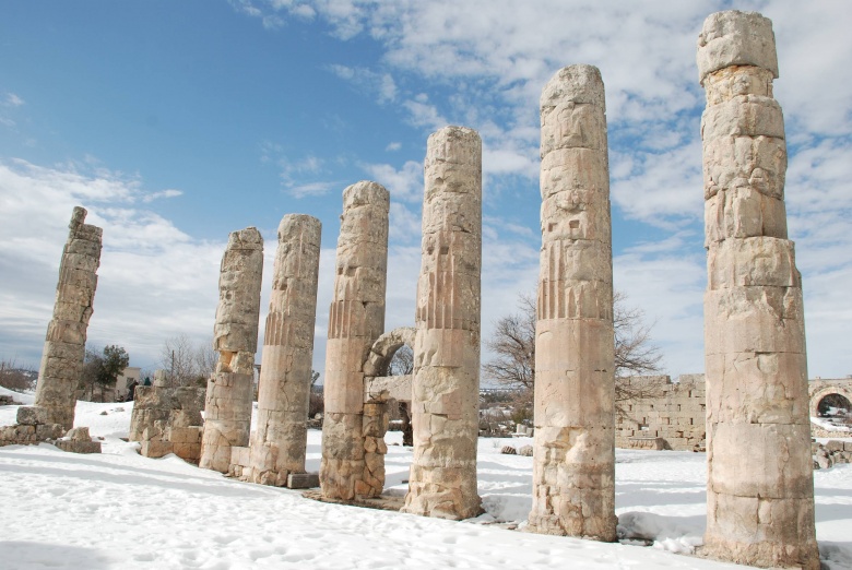 Uzuncaburç - Diocaesarea kışın bir başka güzel