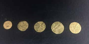 İstanbulda 5 altın sikke ele geçirildi