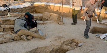 İranda 2 metrelik insan mezarı bulundu