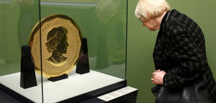 100 kiloluk altın hatıra parası müzeden çalındı