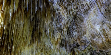 Antalya Zeytintaş Mağarası Ziyaretçilerini Bekliyor