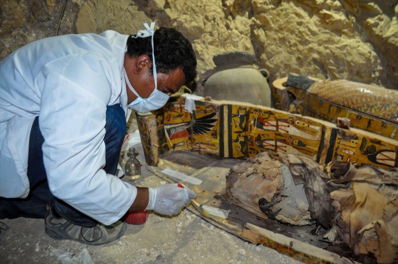 Mısır'da 3500 yıllık mezar bulundu
