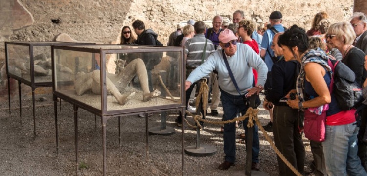 Pompeii'nin 'lanetli çalıntıları' sergilenecek