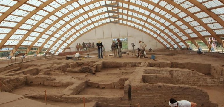 Çatalhöyük arkeoloji kazılarının 25 yılı dijitale taşınıyor