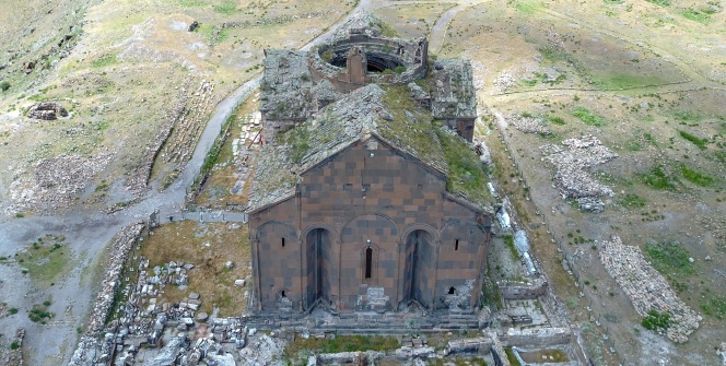 Karsın Ani Harabelerine havadan bakış