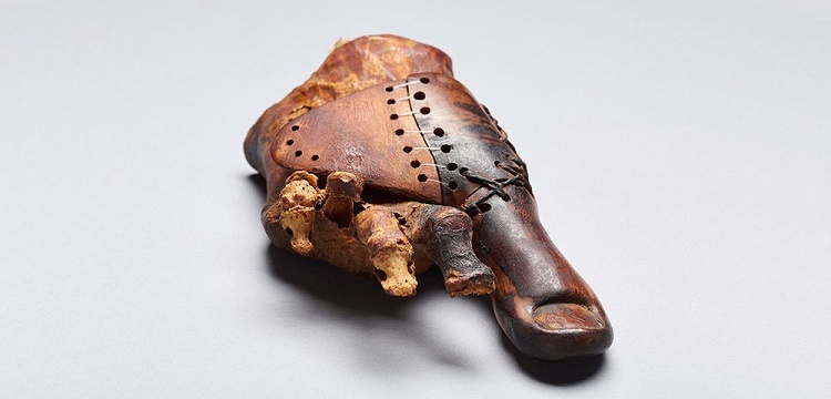 Ahşaptan yapılmış 3.000 yıllık ayak protezi bulundu