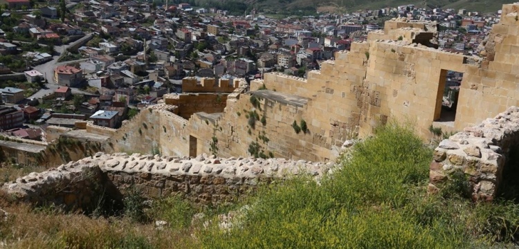 Bayburt Kalesi restore edilecek arkeoloji kazıları sürecek