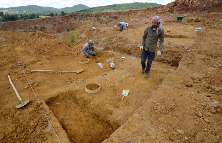 Banaz'da su kenarında neandertal izi bulundu