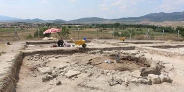 Ekşi Höyükte 8 bin 600 yıllık U planlı yapı bulundu