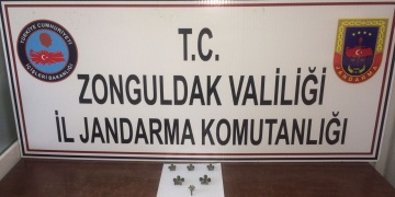 Kozluda satılmak istenen 10 tarihi eser yakalandı