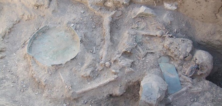 Van'da aynı mezara gömülen Urartulu çiftin yaşları saptandı
