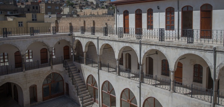 Urfa'daki ünlü Barutçu Hanı restore edildi