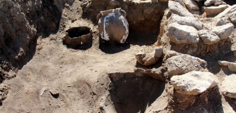 Büyük Höyük'te 5 bin yıllık küp, çanak ve çömlek bulundu