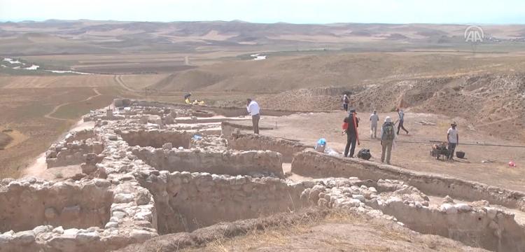 4 bin 500 yıldır çökmemiş Hitit evleri bulundu