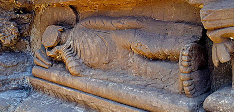 En yaşlı Uyuyan Buda heykeli Pakistan'da bulundu