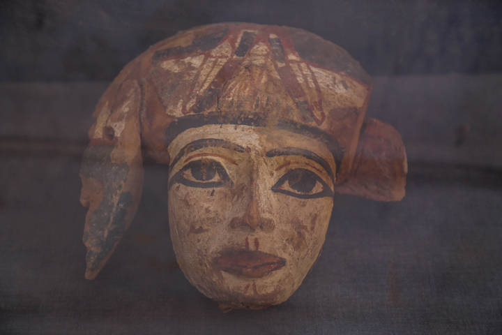 Mısırlı arkeologlar 2 firavun mezarı daha buldu