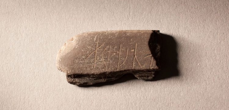Norveç'te bileği taşı üstünde runik yazı bulundu