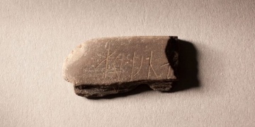 Norveçte bileği taşı üstünde runik yazı bulundu