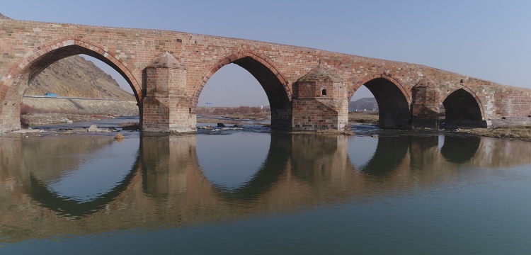 Çoban Noyan'ın 720 yıldır ayakta duran köprüsü