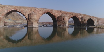 Çoban Noyanın 720 yıldır ayakta duran köprüsü