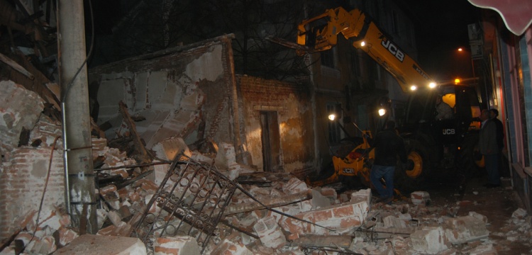 Çanakkale'de tescilli tarihi bina çöktü